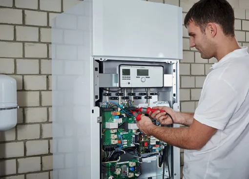 Wartung Und Reparatur  Quer Web7